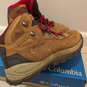 Columbia hiking boots 7